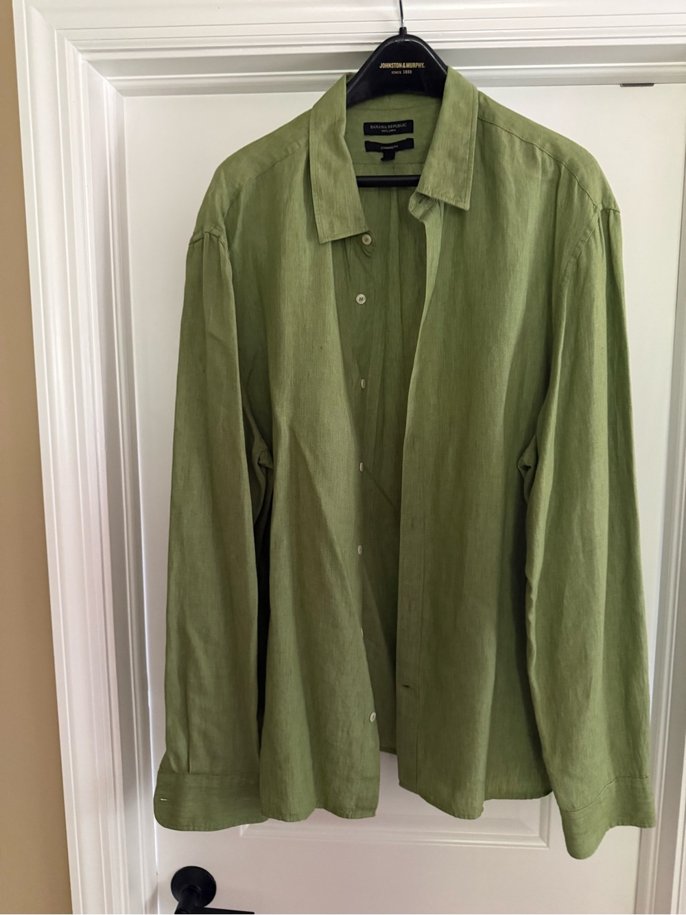 Banana Republic Olive Green Men's Button-Up Linen Shirt